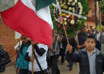 México: Lloran en Nochixtlán a sus luchadores asesinados / Nochixtlán: pueblo sin gobierno, pero con ley