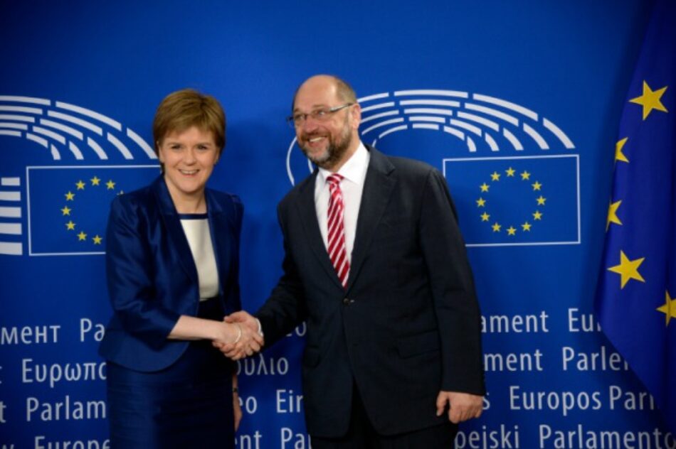 La Comisión Europea con un guiño a la Primera Ministra escocesa que rechaza el BREXIT: “Escocia se ganó el derecho a ser escuchada en Bruselas”