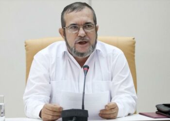 FARC a guerrilleros disidentes a paz: Súmense o se quedarán fuera