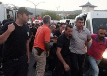 Gobierno turco emite órdenes de arresto contra 47 ex empleados del diario Zaman