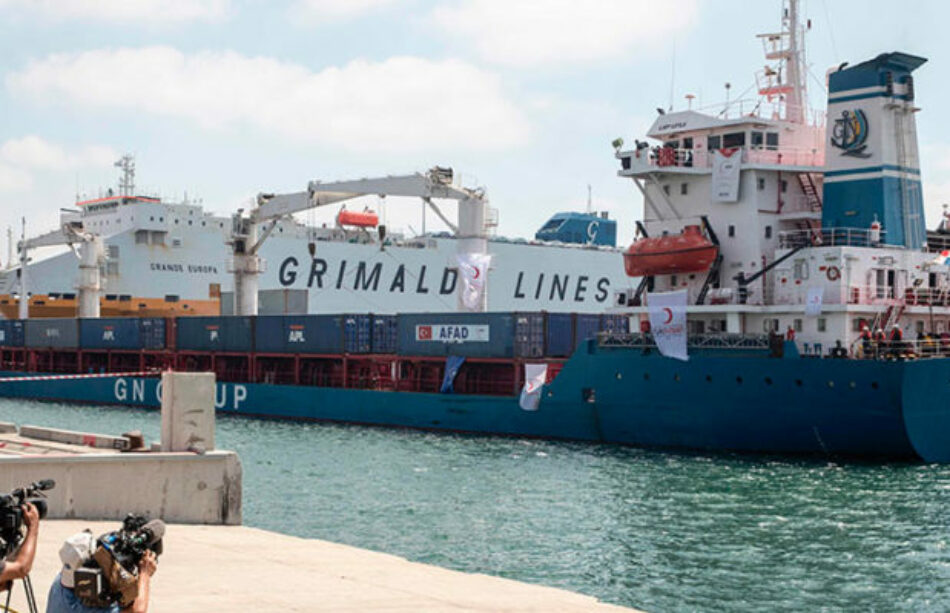 Llega a Israel un barco turco con ayuda para Gaza tras reconciliación