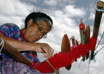 Guatemala: Tejedoras exigen ley sobre textiles artesanales