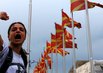 «Se está preparando el terreno para provocar una nueva revolución de colores en Macedonia»