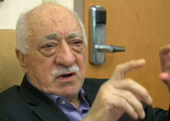 El opositor Gulen sugiere que Erdogan simuló el alzamiento