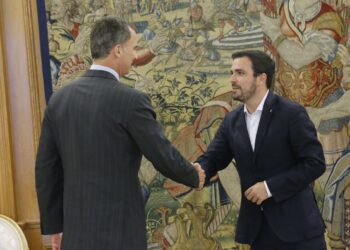 Garzón emplaza al PSOE tras reunirse con el Jefe del Estado a «explorar una vía alternativa» para formar Gobierno