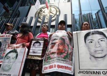 Acción Global por Ayotzinapa: Padres de los 43 normalistas marchan para exigir justicia