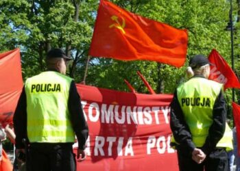 Condenan a 4 militantes del Partido Comunista de Polonia