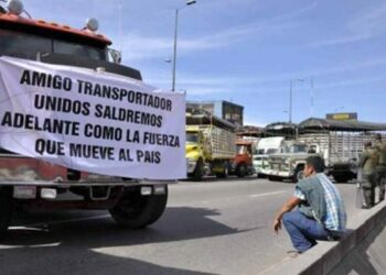 Paro camionero en Colombia continuará indefinidamente