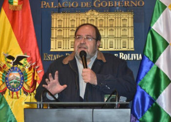 Bolivia: Gobierno y COB se reúnen para solucionar conflicto de Enatex