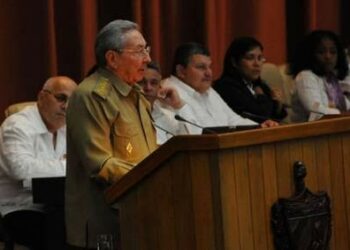 Raúl Castro: “Frente a las dificultades y amenazas no hay espacio para las improvisaciones y mucho menos para el derrotismo”