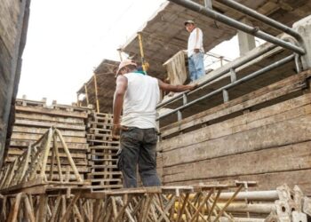 Ecuador se levanta a 100 días del terremoto de 7.8 grados