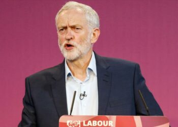 El líder del Partido Laborista (PL), Jeremy Corbyn, pide el fin de la OTAN