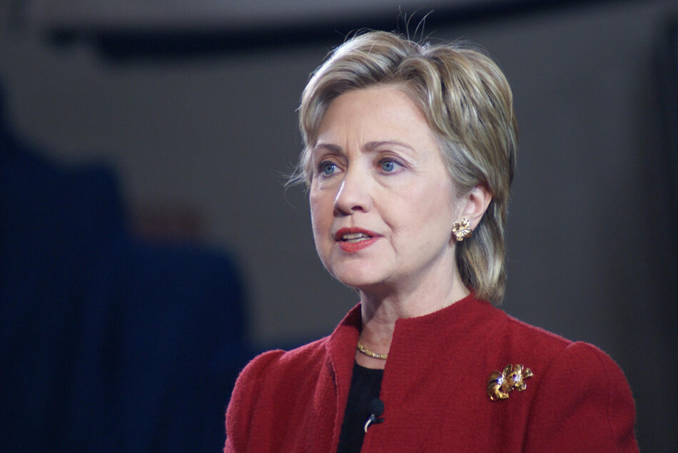 Coqueteando con el EI: Dos manchas en la biografía de Hillary Clinton que marcarán las elecciones