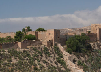 Rosa Aguilar está haciendo de la Alcazaba de Almería y su entorno un «Algarrobico del patrimonio»