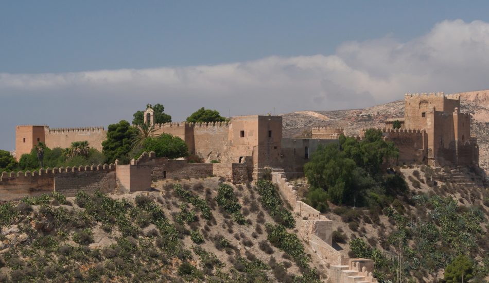 Rosa Aguilar está haciendo de la Alcazaba de Almería y su entorno un «Algarrobico del patrimonio»