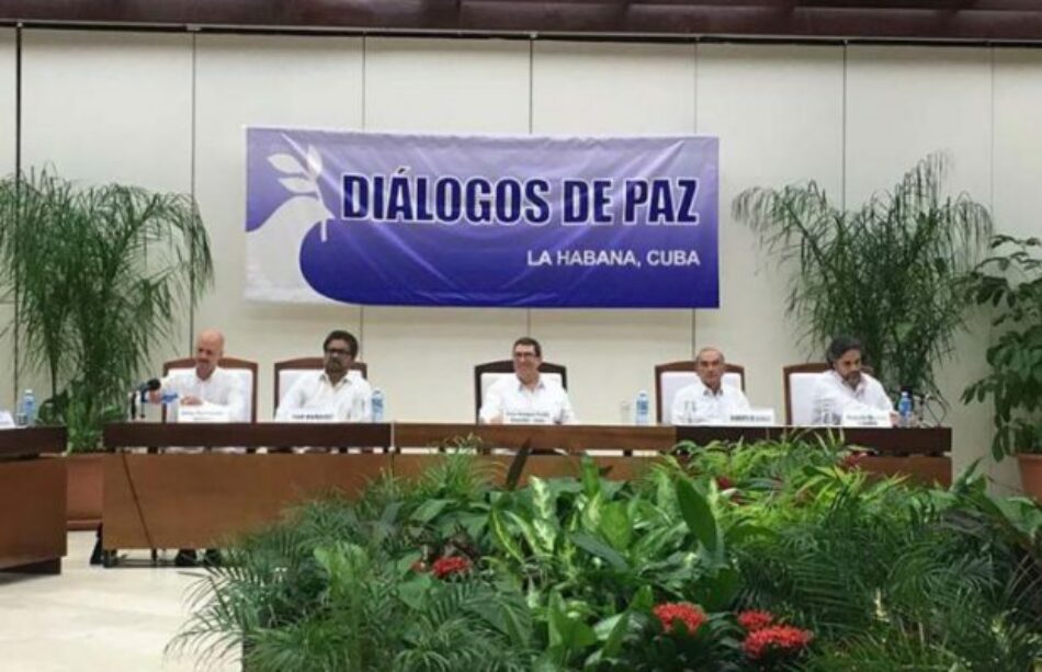 Colombia: Jefes negociadores por la paz ratifican acuerdo final en Cuba