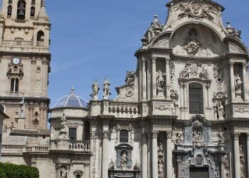 Cambiemos Murcia: «El PP se olvida de la precariedad laboral en el sector turístico»