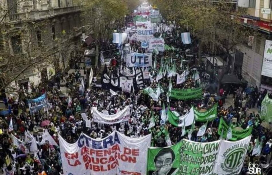 Masiva Marcha Federal confluyó en Plaza de Mayo de Buernos Aires