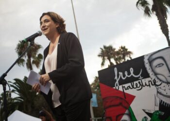 Barcelona acomiada la flotilla de Dones Rumb a Gaza amb una gran mostra de solidaritat