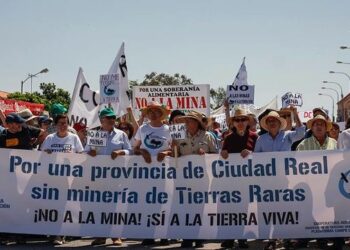 Exigen al Ayuntamiento de Torrenueva la convocatoria de un pleno en contra de la minería de tierras raras