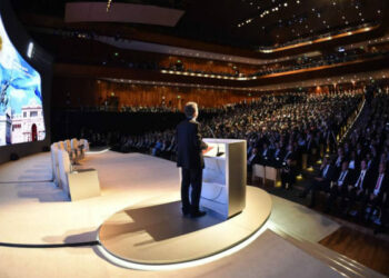 Argentina. Durante la apertura del “Mini Davos porteño” Macri de rodillas frente a los ejecutivos multinacionales: “Este gobierno está para ayudarlos”