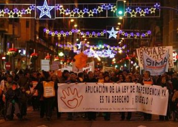 Garzón (IU) reclama al Gobierno que explique “por qué la Administración del Estado aportó en 2015 sólo el 18% del coste del sistema de atención a la dependencia”