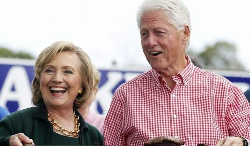 Departamento de Estado de Clinton dio prioridad a amigos de Bill Clinton en contratos por el terremoto en Haití en 2010