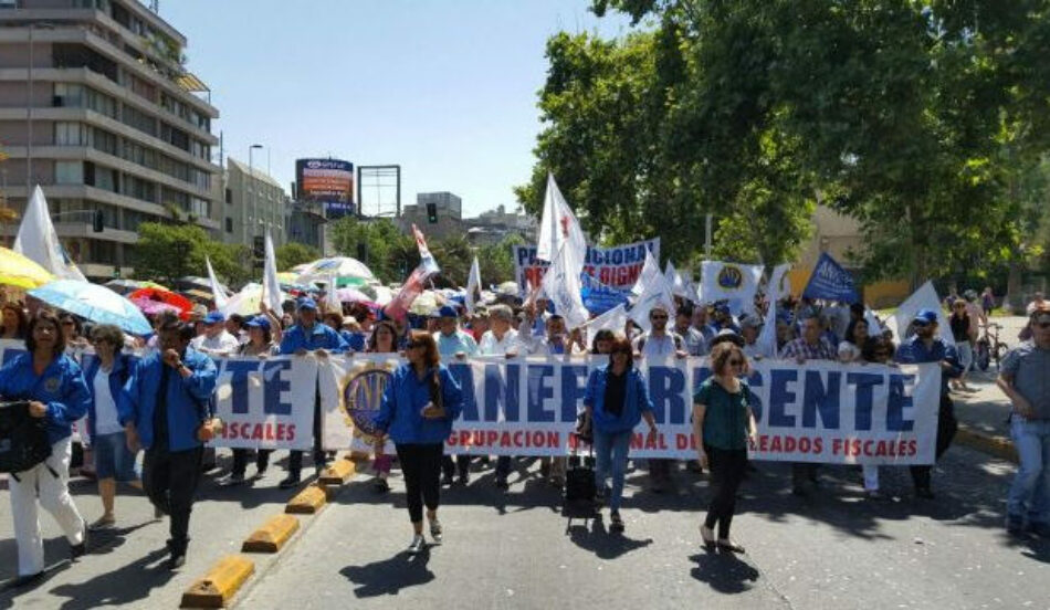 Chile: Sindicatos del sector público marcharon por el centro de Santiago