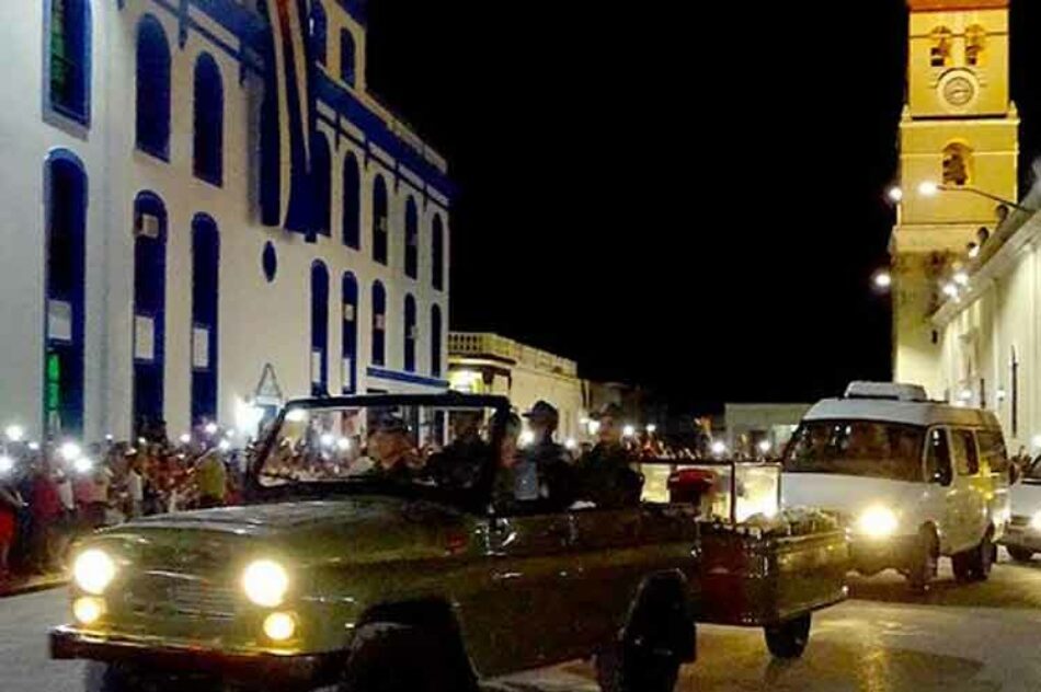 Cortejo fúnebre de Fidel parte rumbo a Santiago de Cuba