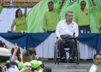 Candidato Lenín Moreno lidera encuestas en Ecuador