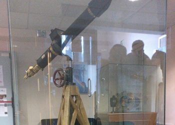 UNI Laica-Granada denuncia un «belén telescópico» en un espacio de la Universidad de Granada