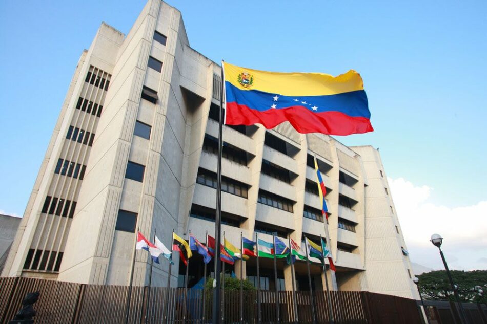 Tribunal Supremo de Justicia de Venezuela ratifica que la Asamblea Nacional no está facultada para destituir al presidente Nicolás Maduro