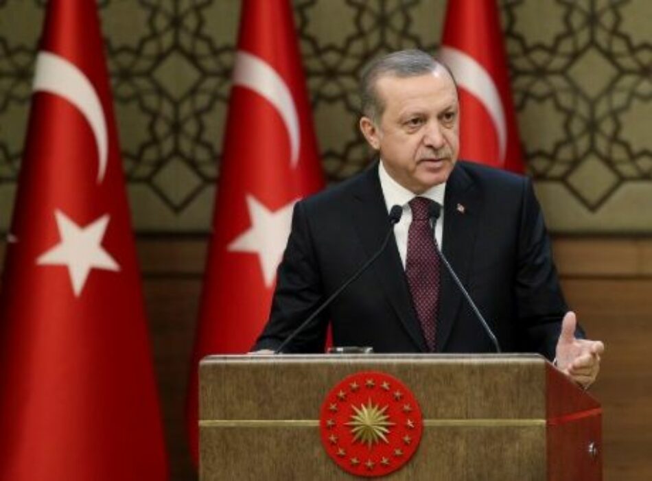 Erdogan aprueba paquete de reformas constitucionales en Turquía