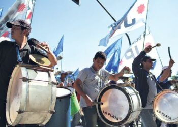 Argentina: Por fin, la CGT anunció medidas de fuerza tras el fracaso de la Mesa de Diálogo Movilización y paro en marzo