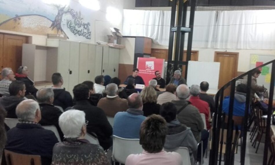 IU Almería realiza un taller sobre cláusulas suelo y abusos bancarios en el barrio de Los Ángeles