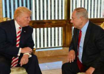‘Trump inicia belicismo en Oriente Medio con viaje de Netanyahu’