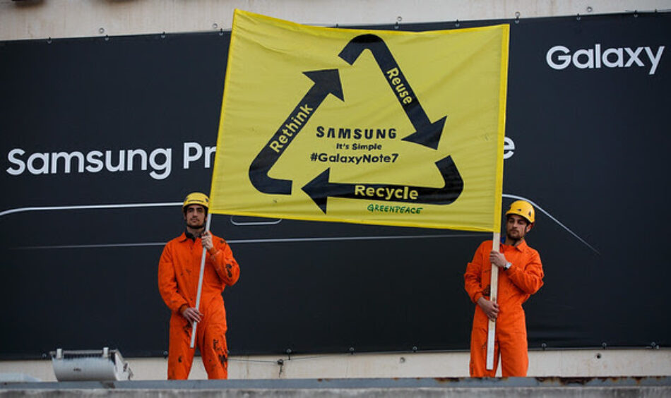 Greenpeace se cuela en la presentación mundial de Samsung para pedirle que recicle los Galaxy Note defectuosos