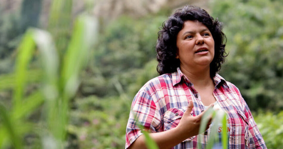 Greenpeace concede su premio Artemio Precioso a Berta Cáceres