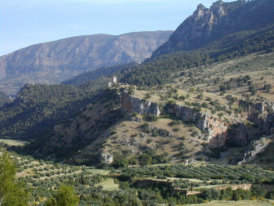 El Parlamento andaluz pide la declaración del paraje de Otíñar (Jaén) como parque cultural