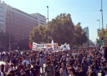 Chile: Decenas de miles de estudiantes volvieron a las calles por una ley de educación gratuita