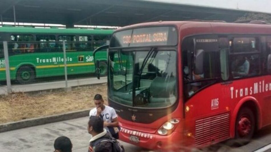 Colombianos protestan por aumento en la tarifa del pasaje