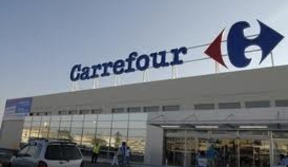 La Inspección de Trabajo obliga a Carrefour Paterna a levantar una estructura cubierta para proteger a un trabajador de las inclemencias del tiempo tras varias reclamaciones de la CGT