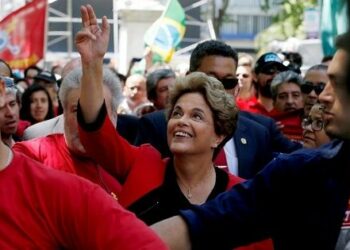 Rousseff niega uso de recursos irregulares en campaña electoral