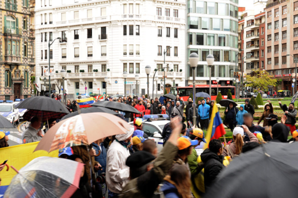 `Chávez presente, Maduro presidente´: concentración antifascista hizo frente en Bilbao al antichavismo golpista