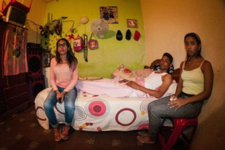 Venezuela: Joven al que intentaron quemar vivo, contó cómo fue agredido en Altamira por parecer chavista