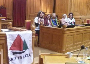 El Parlamento sueco escucha a las mujeres del Barco a Gaza