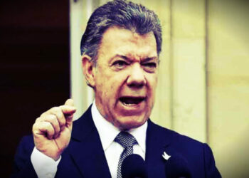 Santos critica la democracia en Venezuela y mantiene toque de queda en Buenaventura (Colombia)