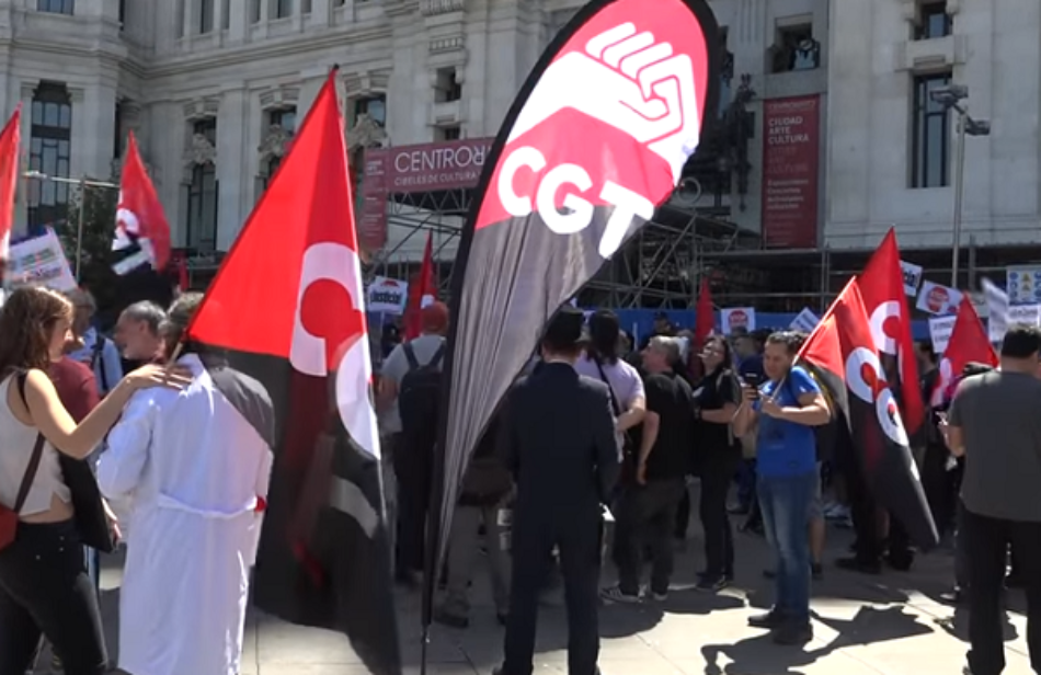 CGT protesta delante del consistorio madrileño por la remunicipalización de los Servicios Públicos