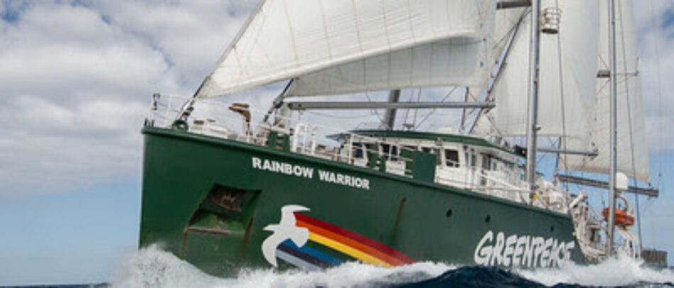 El barco de Greenpeace Rainbow Warrior recorrerá el Mediterráneo para pedir unos mares libres de plásticos