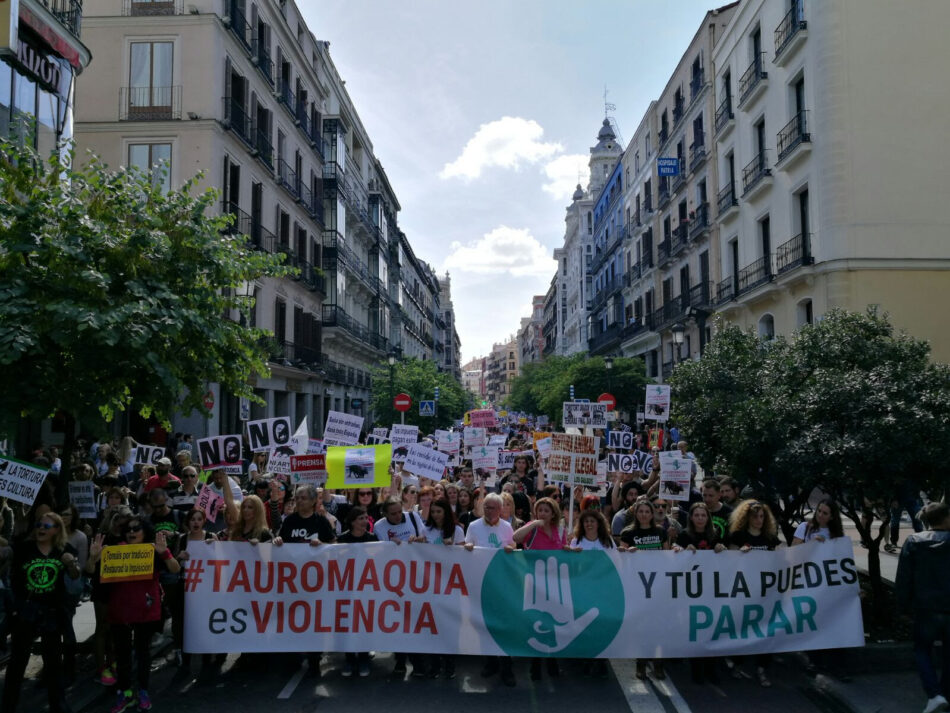 Unas 80.000 personas gritan en Madrid Tauromaquia es Violencia